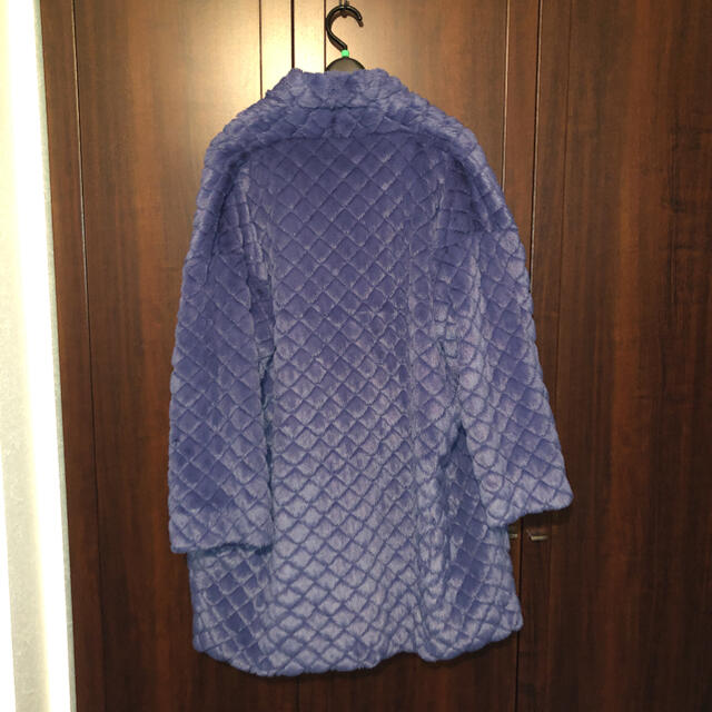 Lily Brown(リリーブラウン)のリリーブラウン  ファーコート　ブルー　 レディースのジャケット/アウター(毛皮/ファーコート)の商品写真