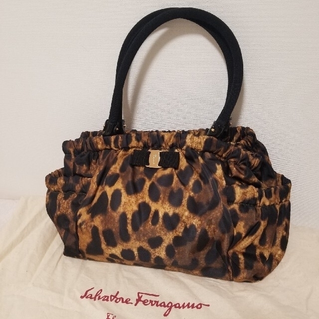 約245cm外ポケットSalvatore Ferragamo レオパード柄バッグ