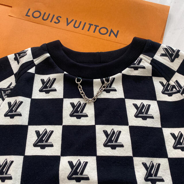 LOUIS VUITTON(ルイヴィトン)のtk様専用‼️ルイヴィトン　チェーン金具トレーナー レディースのトップス(トレーナー/スウェット)の商品写真