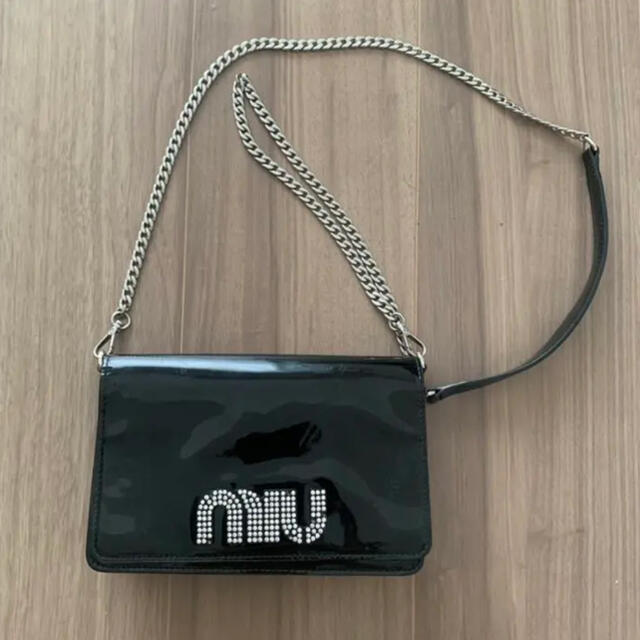 サプライズセール miumiu パテントレザー ショルダーバッグ