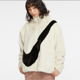 ナイキ(NIKE)のXLサイズ　新品　NIKE フェイクファージャケット(毛皮/ファーコート)