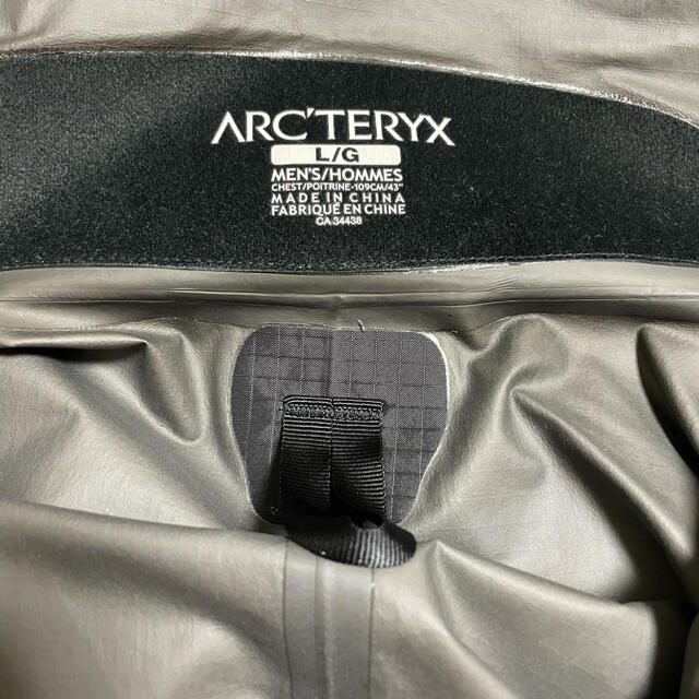 ARC'TERYX(アークテリクス)のアークテリクス　ベータSLジャケット　ゴアテックス　Lサイズ　美品 メンズのジャケット/アウター(マウンテンパーカー)の商品写真