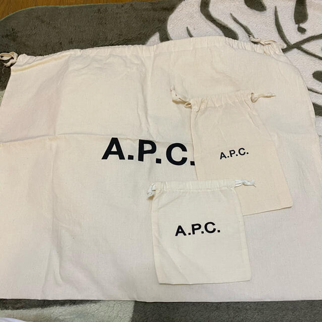 A.P.C(アーペーセー)の巾着 レディースのファッション小物(その他)の商品写真