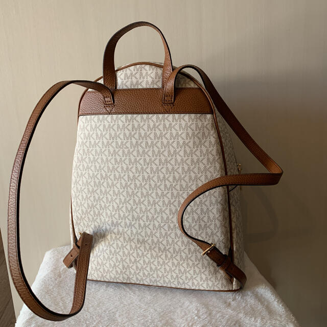 Michael Kors(マイケルコース)のMICHAEL KORS マイケルコース リュック　VANILLA ABBEY レディースのバッグ(リュック/バックパック)の商品写真