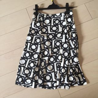 インディヴィ(INDIVI)のインディヴィ スカート(ひざ丈スカート)