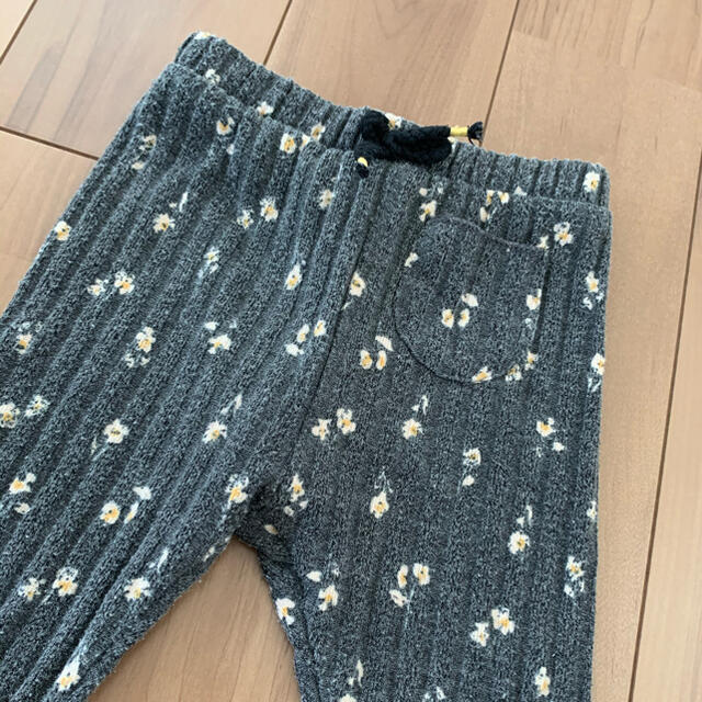 ZARA KIDS(ザラキッズ)のZARAベビー　小花柄　パンツ　ズボン　チャコールグレー キッズ/ベビー/マタニティのベビー服(~85cm)(パンツ)の商品写真