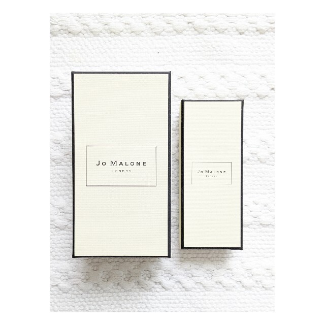 Jo Malone(ジョーマローン)のジョーマローンロンドン　箱 レディースのバッグ(ショップ袋)の商品写真