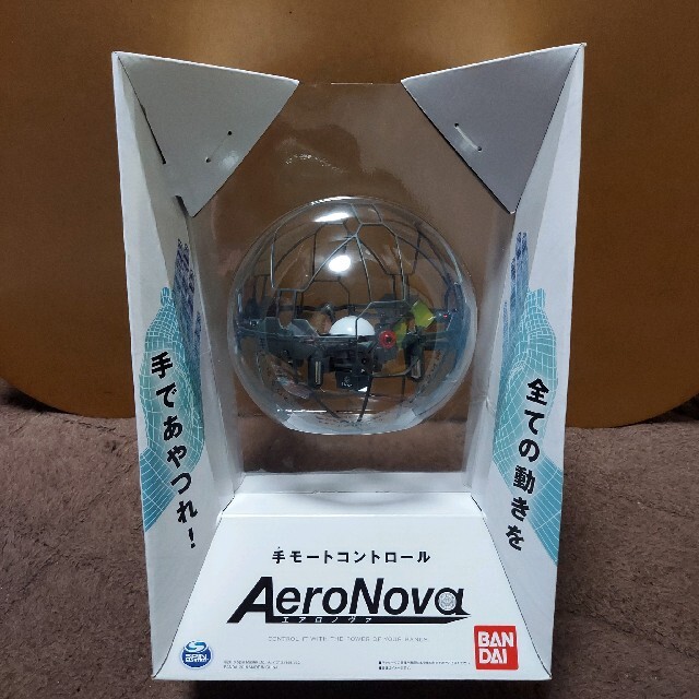 BANDAI(バンダイ)の手(テ)モートコントロール AeroNova  エアロノヴァ　 ドローン エンタメ/ホビーのおもちゃ/ぬいぐるみ(ホビーラジコン)の商品写真