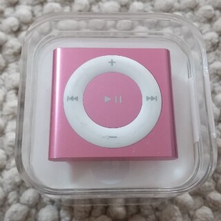 アップル(Apple)のiPod shuffle 第4世代 2GB ピンク　刻印あり　初期化済(ポータブルプレーヤー)