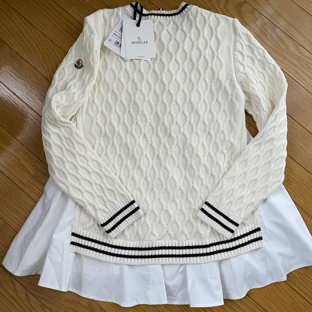 MONCLER(モンクレール)の2021SSモンクレール 裾フリルダウン×シャツジャケットニット☆白14A レディースのジャケット/アウター(ニットコート)の商品写真