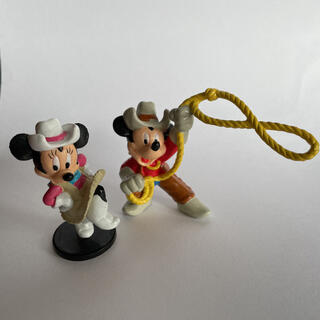 ミッキーマウス、ミニーマウス　フィギュア2点セット　ウエスタン風(キャラクターグッズ)