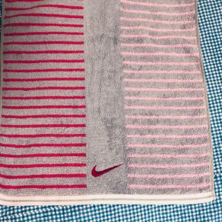 ナイキ(NIKE)のナイキ　スポーツタオル(タオル/バス用品)