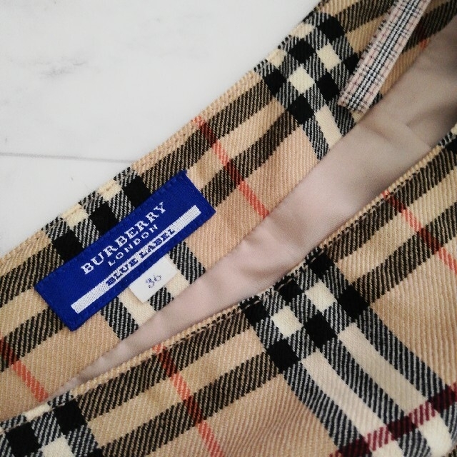 BURBERRY BLUE LABEL(バーバリーブルーレーベル)のGWお値下げ★BURBERRY BLUElabel フリルスカート 難あり レディースのスカート(ミニスカート)の商品写真