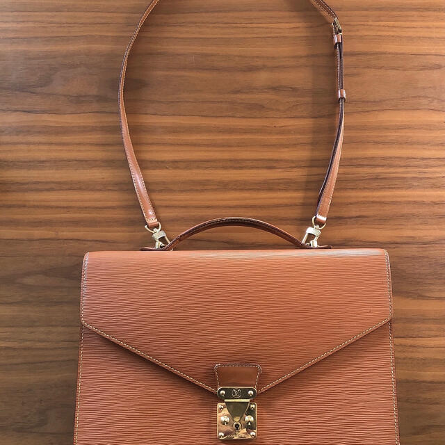 ルイヴィトン　LOUIS VUITTON エピ　ビジネスバッグ　used