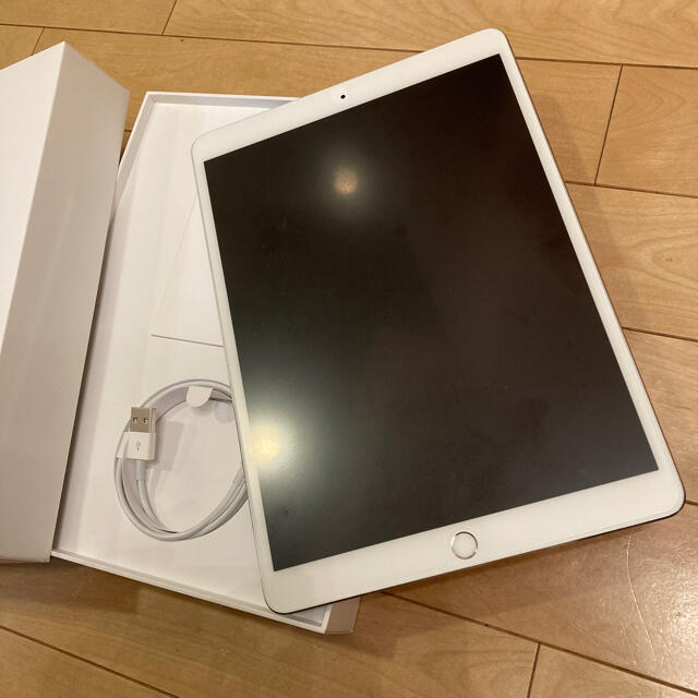 【美品】iPad Pro 10.5inch 256GB シルバーWi-Fiモデル