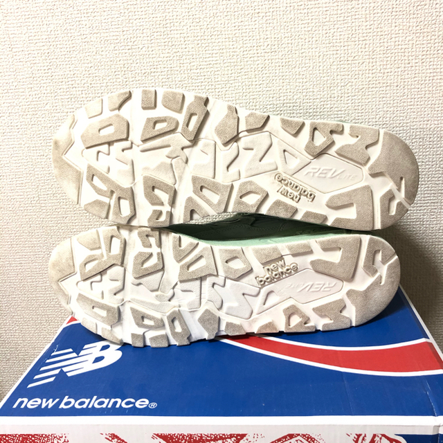 New Balance(ニューバランス)の日本未発売！ NEW BALANCE MRT580 29 メンズの靴/シューズ(スニーカー)の商品写真