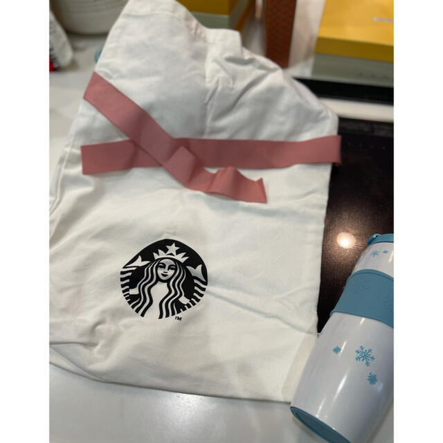 Starbucks Coffee(スターバックスコーヒー)のStarbucks ラッピング用バッグ　ピンク インテリア/住まい/日用品のオフィス用品(ラッピング/包装)の商品写真