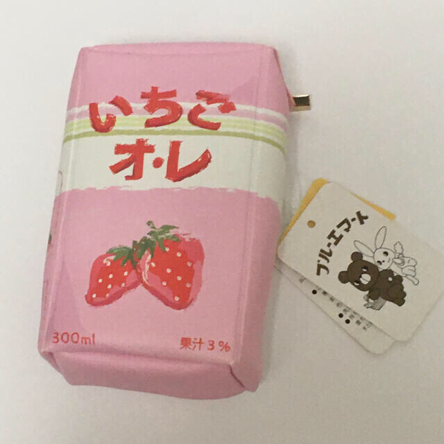 Bleu Bleuet(ブルーブルーエ)の【ブルーブルーエ】パック飲料ポーチ(いちごオレ)🍓 レディースのファッション小物(ポーチ)の商品写真