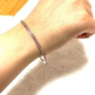 スワロフスキー(SWAROVSKI)のスワロフスキー　バングル　ピンク　S(ブレスレット/バングル)