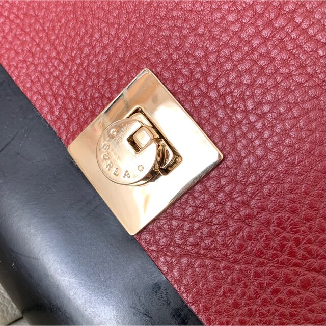 Furla(フルラ)のFURLA ハンド ショルダー 2way バイカラー レッド ブラウン 正規品 レディースのバッグ(ハンドバッグ)の商品写真