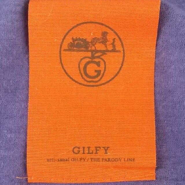 GILFY(ギルフィー)のGILFY  Tシャツ ダメージ加工あり レディースのトップス(Tシャツ(半袖/袖なし))の商品写真