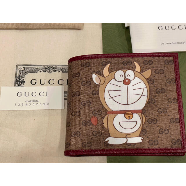 未使用品 gucci ドラえもん ウシえもん 二つ折り財布