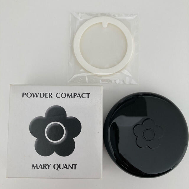 MARY QUANT(マリークワント)のマリークワント　携帯用パウダーケース コスメ/美容のベースメイク/化粧品(フェイスパウダー)の商品写真