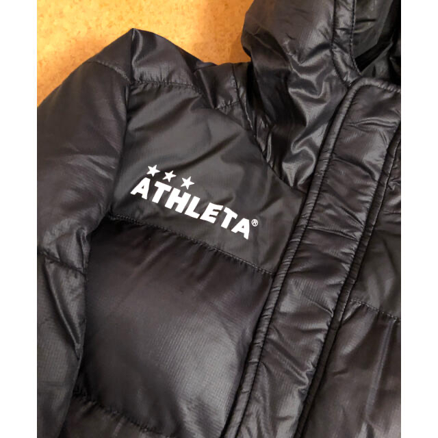 ATHLETA(アスレタ)のATHLETA ベンチコート黒　150 キッズ/ベビー/マタニティのキッズ服男の子用(90cm~)(コート)の商品写真