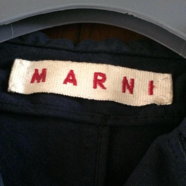 Marni(マルニ)の半額‼️MARNI ウォッシュ風合いのコットンジャケット ネイビー レディースのジャケット/アウター(テーラードジャケット)の商品写真