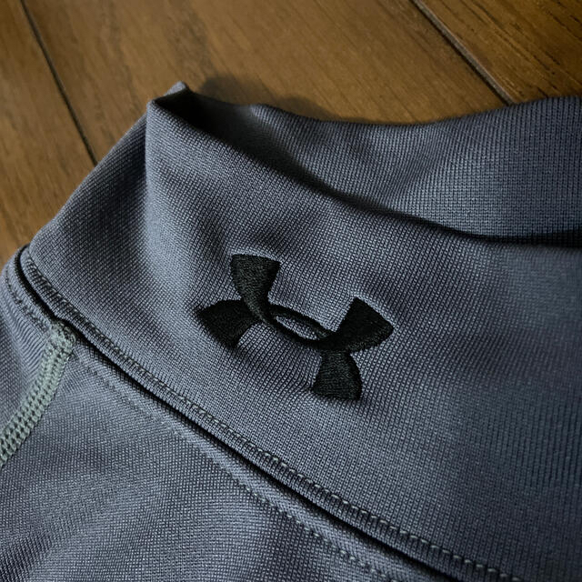 UNDER ARMOUR(アンダーアーマー)のアンダーアーマー　長袖インナー スポーツ/アウトドアのサッカー/フットサル(ウェア)の商品写真