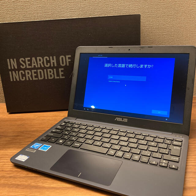 ASUS ViviBook E200HA 薄型軽量 Windows10