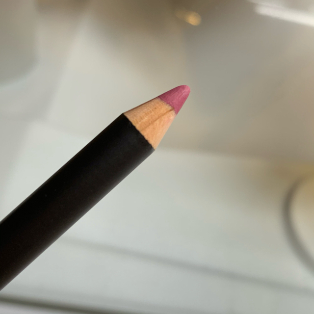 MAC(マック)のMAC リップペンシル　エッジトゥエッジ コスメ/美容のベースメイク/化粧品(リップライナー)の商品写真