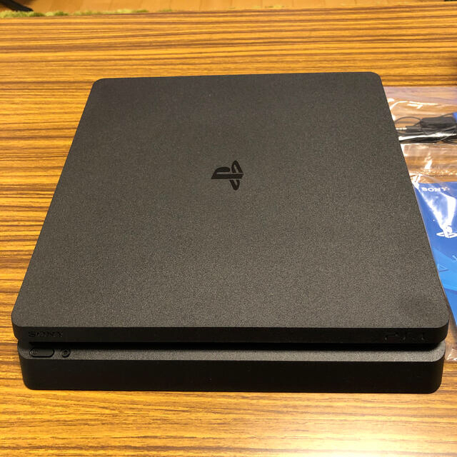 PlayStation4(プレイステーション4)のSONY PlayStation4 本体 CUH-2200AB01 エンタメ/ホビーのゲームソフト/ゲーム機本体(家庭用ゲーム機本体)の商品写真