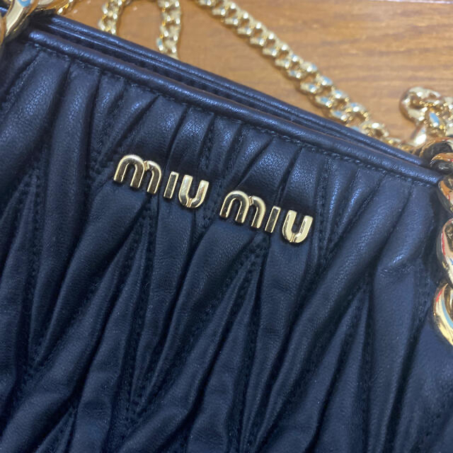 miumiu マトラッセ　チェーンバック 2