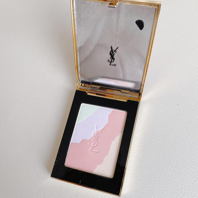 Yves Saint Laurent Beaute(イヴサンローランボーテ)の新品 イヴサンローラン ボーホーストーンフェイス コスメ/美容のベースメイク/化粧品(フェイスパウダー)の商品写真