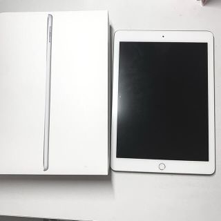 アイパッド(iPad)の【美品】iPad 第6世代 32GB シルバー 2018(タブレット)