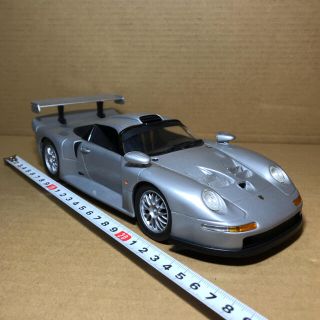 ポルシェ(Porsche)の1/18 ポルシェ911 GT1 ダイキャスト製　ミニカー 左ミラー接着剤修理跡(ミニカー)