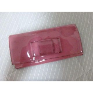 ミュウミュウ(miumiu)の【難あり】ミュウミュウ　エナメル財布(財布)