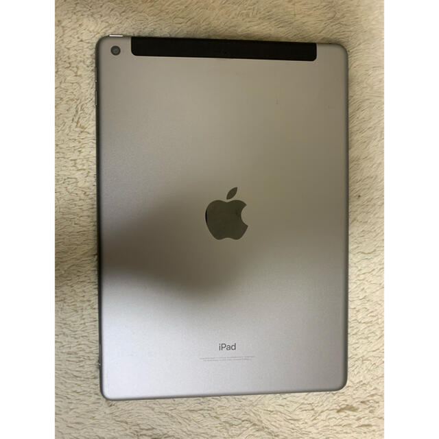 iPad5世代　スペースグレイ