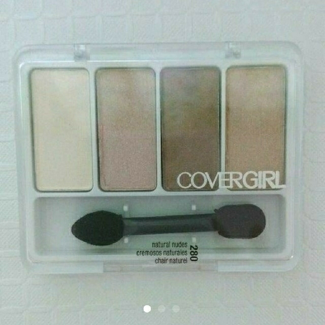 COVERGIRL(カバーガール)のCoverGirl 　アイシャドウ　新品 コスメ/美容のベースメイク/化粧品(アイシャドウ)の商品写真