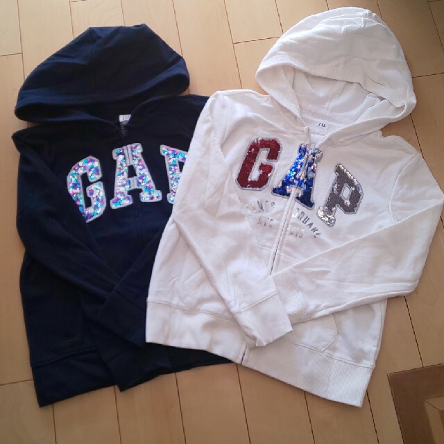 GAP Kids(ギャップキッズ)の美品[gapkids]140cm L パーカー ２枚 キッズ/ベビー/マタニティのキッズ服女の子用(90cm~)(ジャケット/上着)の商品写真