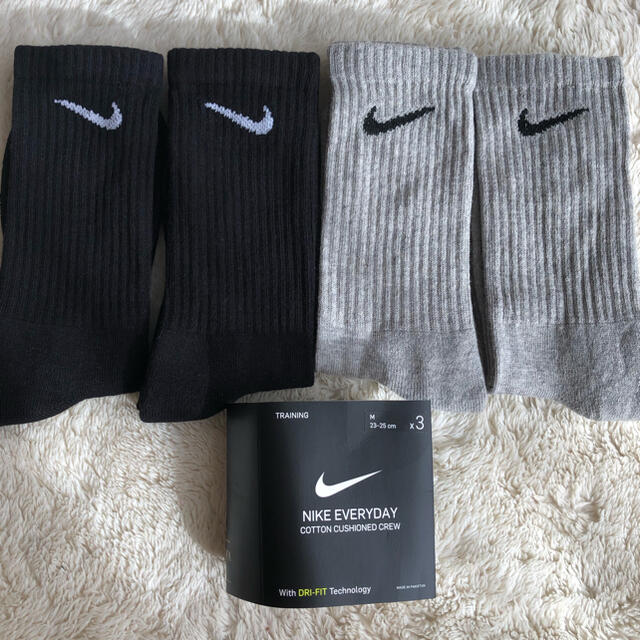 NIKE(ナイキ)のNIKE☆クッションクルーソックス☆23-25 ☆新品未使用 レディースのレッグウェア(ソックス)の商品写真