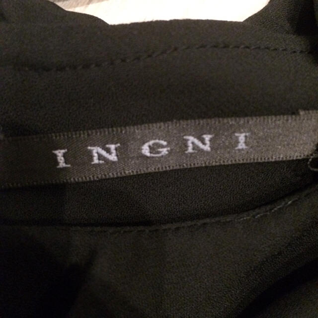 INGNI(イング)のINGNI 肩フリル バックリボン レディースのトップス(カットソー(半袖/袖なし))の商品写真