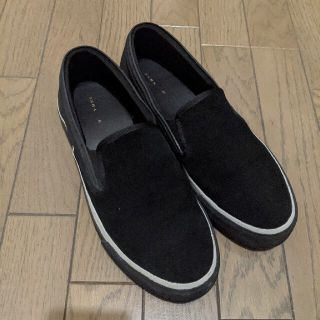 ザラ(ZARA)のブラックスニーカー　スウェード　美品(スニーカー)