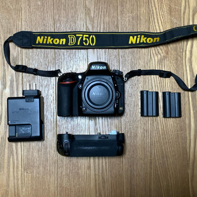 Nikon D750 ボディのみ　L字・グリップ付