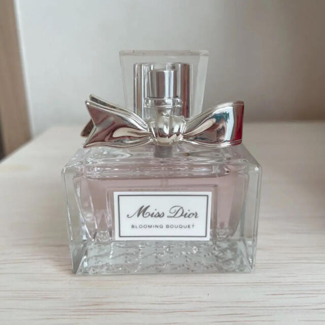 Christian Dior(クリスチャンディオール)のミス ディオール ブルーミング ブーケ オードトワレ 30ml スプレー コスメ/美容の香水(香水(女性用))の商品写真