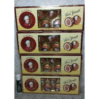 ★格安❗️オーストリアマナーモーツァルトチョコ132g(8粒入)×4箱(菓子/デザート)