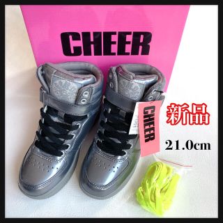 チアー(CHEER)の《新品・未使用》CHEERエナメルハイカットスニーカー(スニーカー)