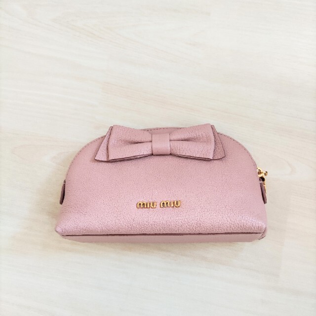 miumiu(ミュウミュウ)のmiumiu ポーチ ピンク レザー レディースのファッション小物(ポーチ)の商品写真