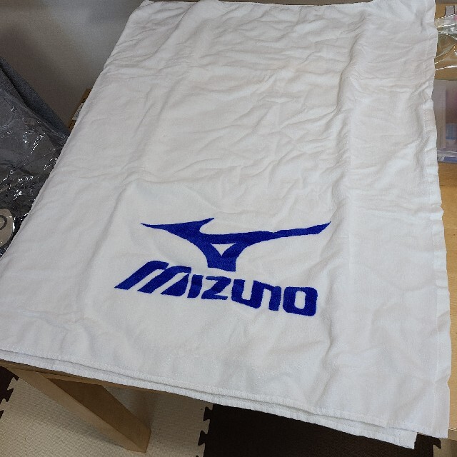 MIZUNO(ミズノ)の大判バスタオル インテリア/住まい/日用品の日用品/生活雑貨/旅行(タオル/バス用品)の商品写真